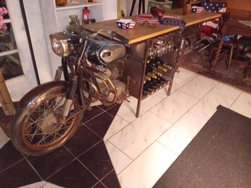 Moto buffet tafel, Ophalen