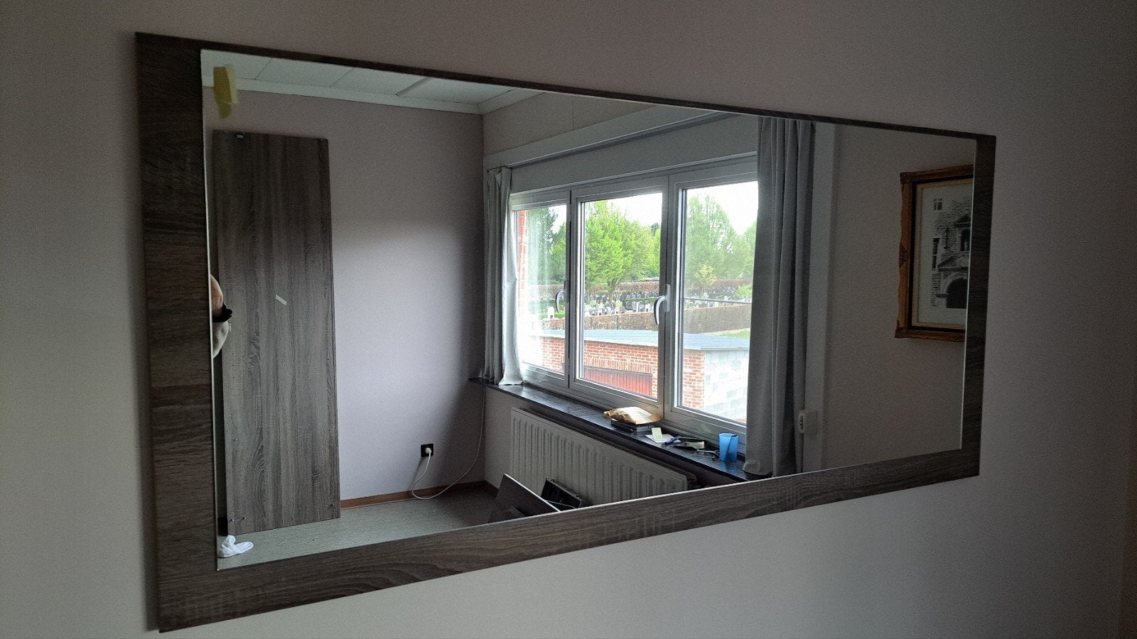 Spiegel modern met houten rand, Ophalen, 125 cm of meer, Zo goed als nieuw, Minder dan 100 cm