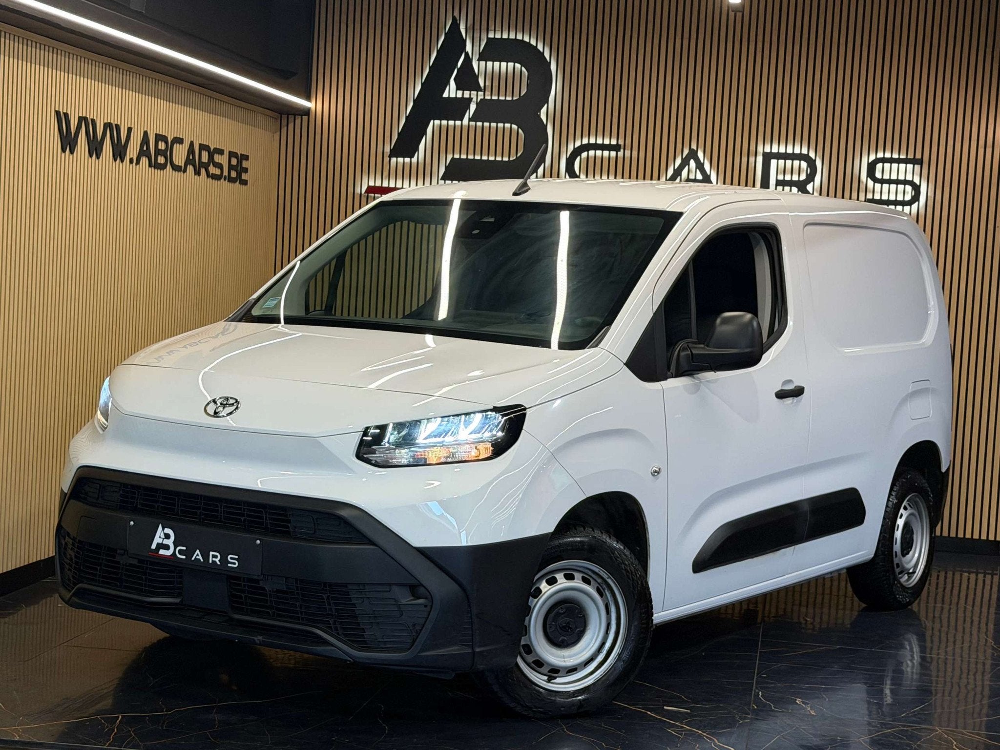 Toyota PROACE CITY 1.2E * 1 ER PROPRIO * UTILITAIRE * GRANTI, Auto's, Bestelwagens en Lichte vracht, Stof, Gebruikt, Euro 6, 1199 cc