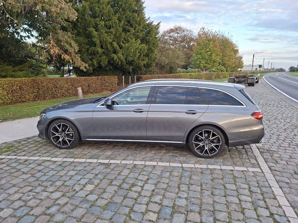 Mercedes-Benz E200, Auto's, Automaat, Achterwielaandrijving, Leder, Particulier