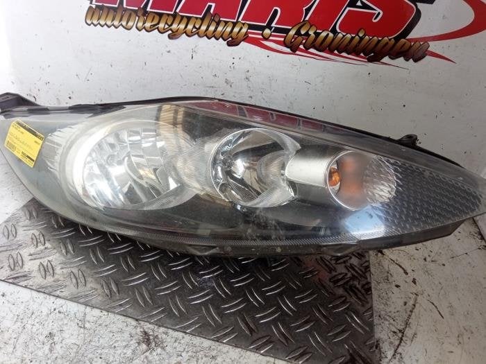 Phare droit d'un Ford Fiesta, -, -, 3 mois de garantie, -
