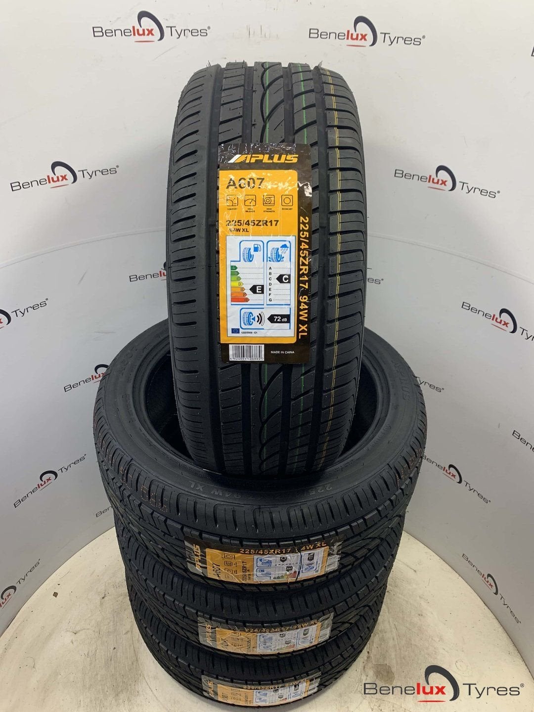 NIEUW 225/45ZR17 225/45R17 225/45 ZR17 R17 225/45/17 2254517, Auto-onderdelen, Ophalen, -, -, Nieuw