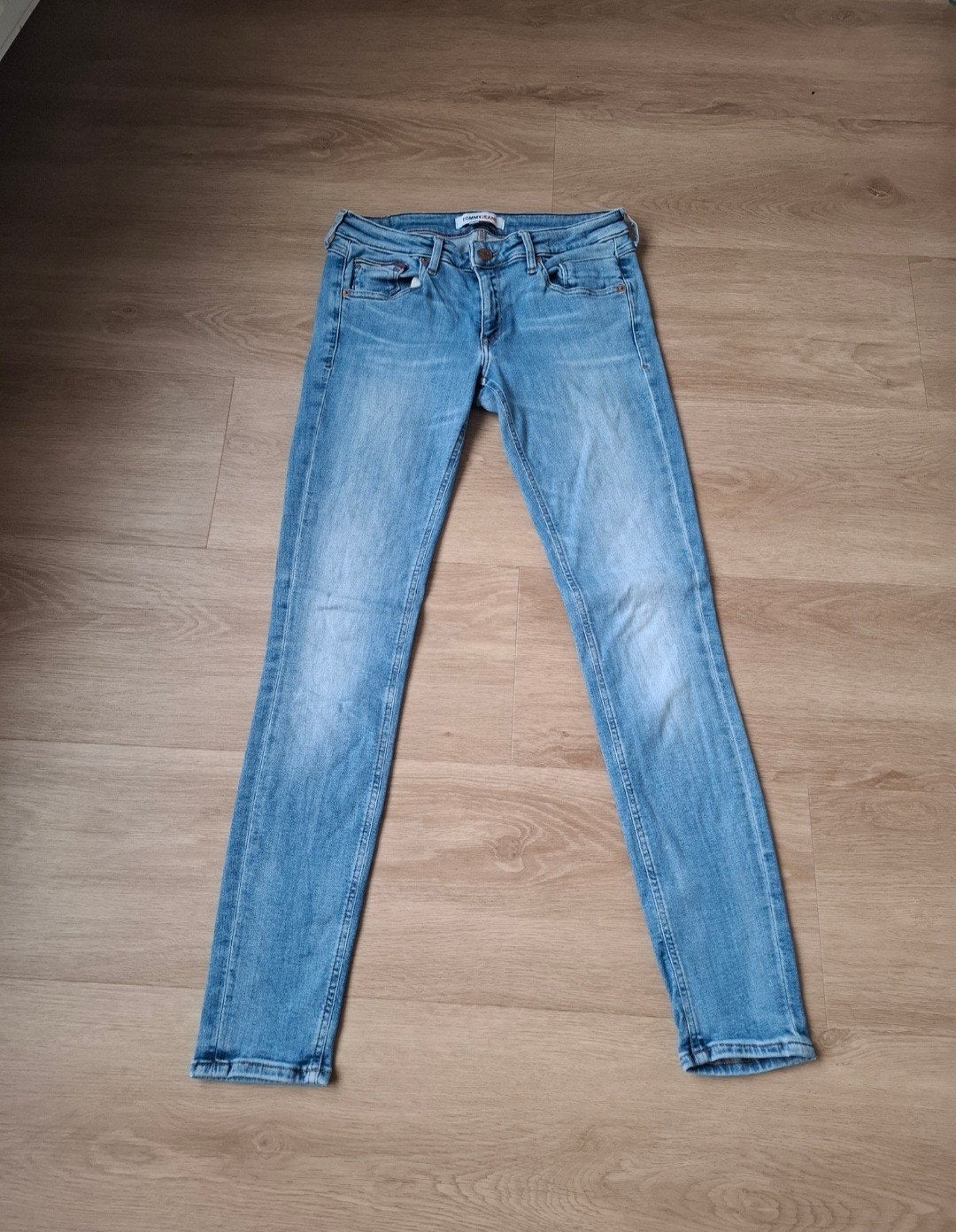 Jeans Tommy Hilfiger maat 30x32, Tommy hilfiger, Ophalen of Verzenden, Zo goed als nieuw, W30 - W32 (confectie 38/40)
