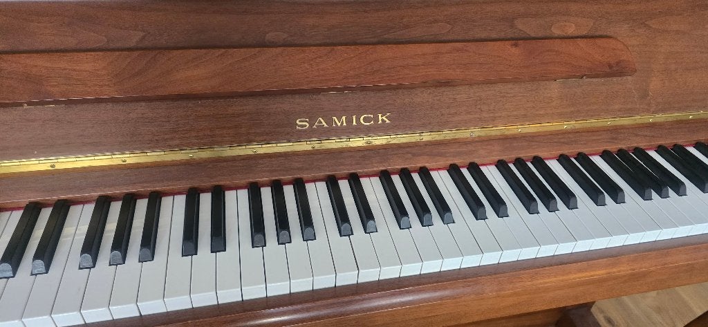 Samick SU-520C akoestische piano, Muziek en Instrumenten, Ophalen, Gebruikt, Bruin, Piano