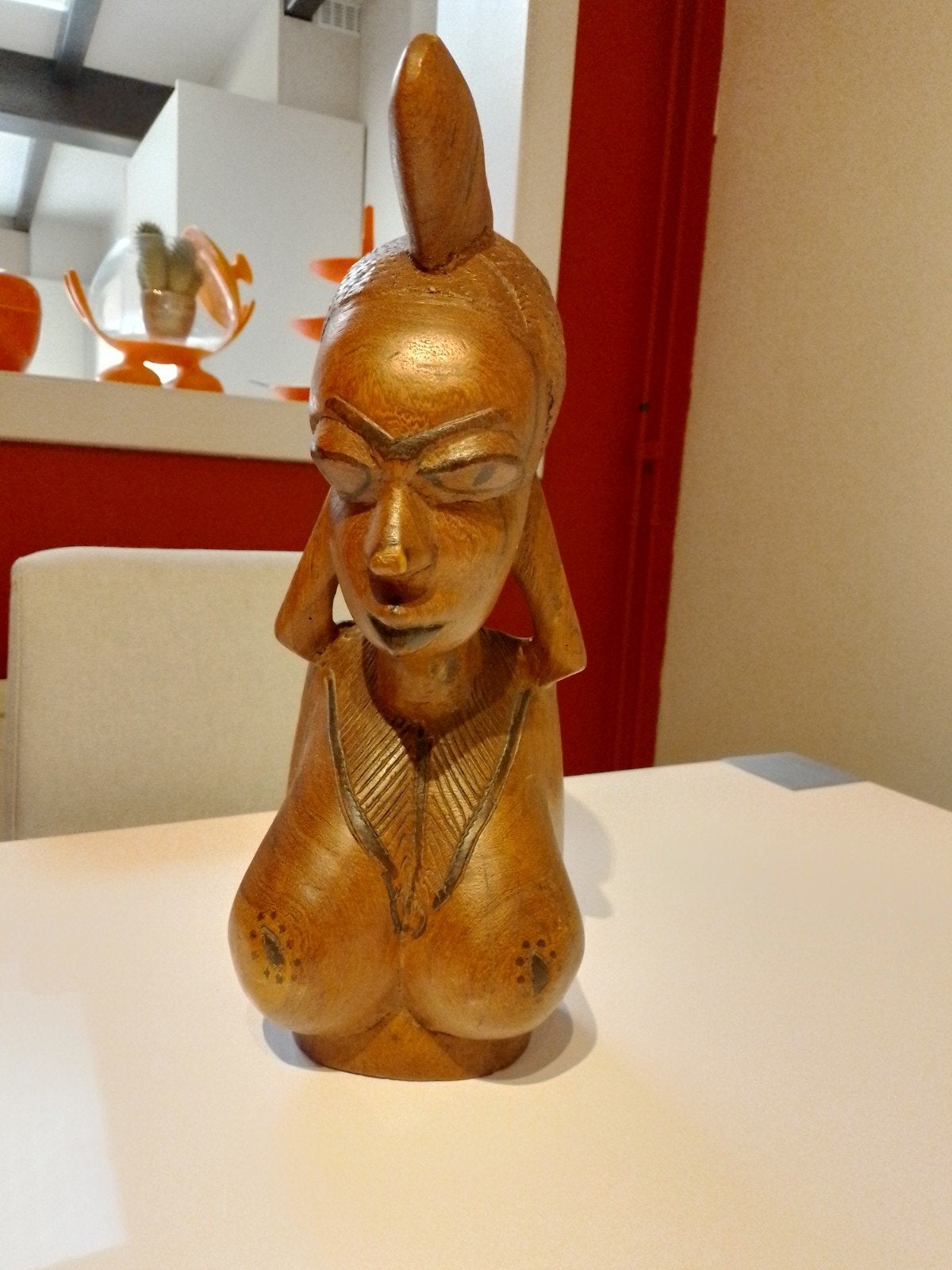 Afrikaans houten beeld, Ophalen, Hout