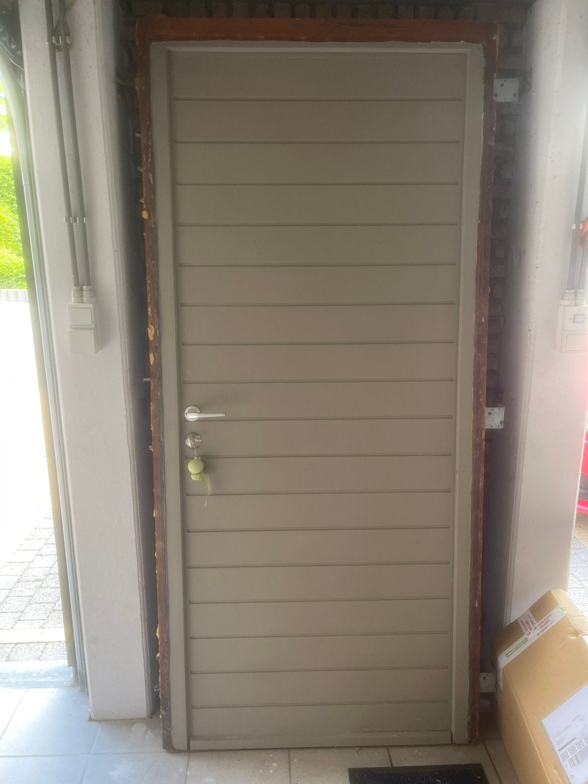 Houten massieve buitendeur, Ophalen, Zo goed als nieuw, Buitendeur