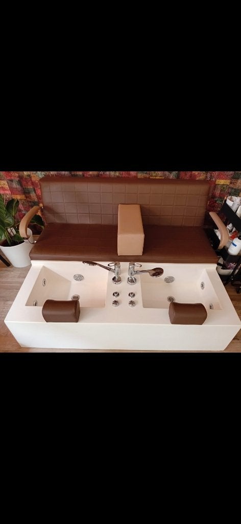Jacuzzi voeten, Ophalen, Zo goed als nieuw, Pomp, Vast
