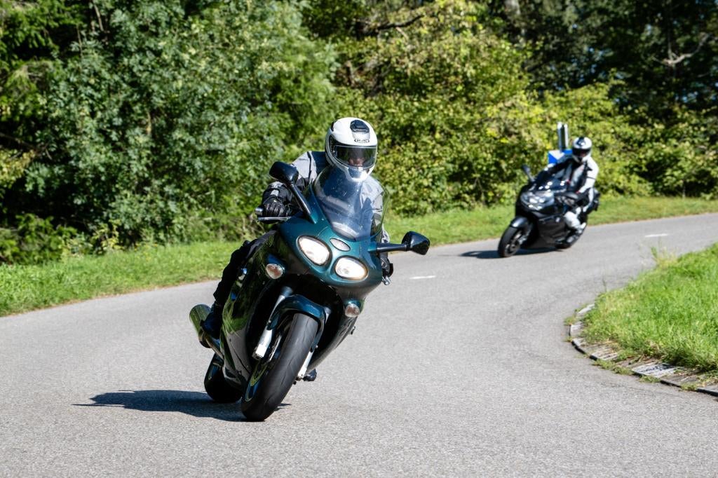 Mooie Triumph Sprint ST 955i in British Racing Green, Handvatverwarming, Motorrijbewijs A, Gebruikt, 3 cilinders