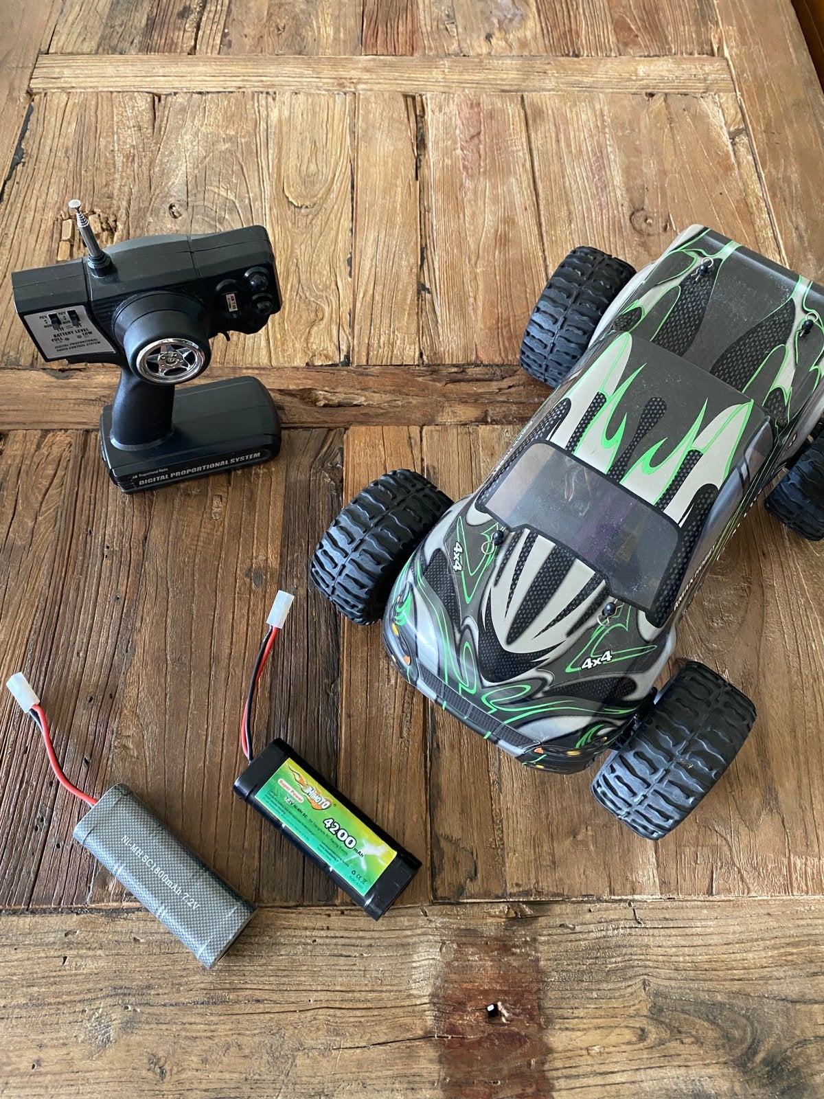 RC Monster Truck 4x4, Ophalen, Zo goed als nieuw