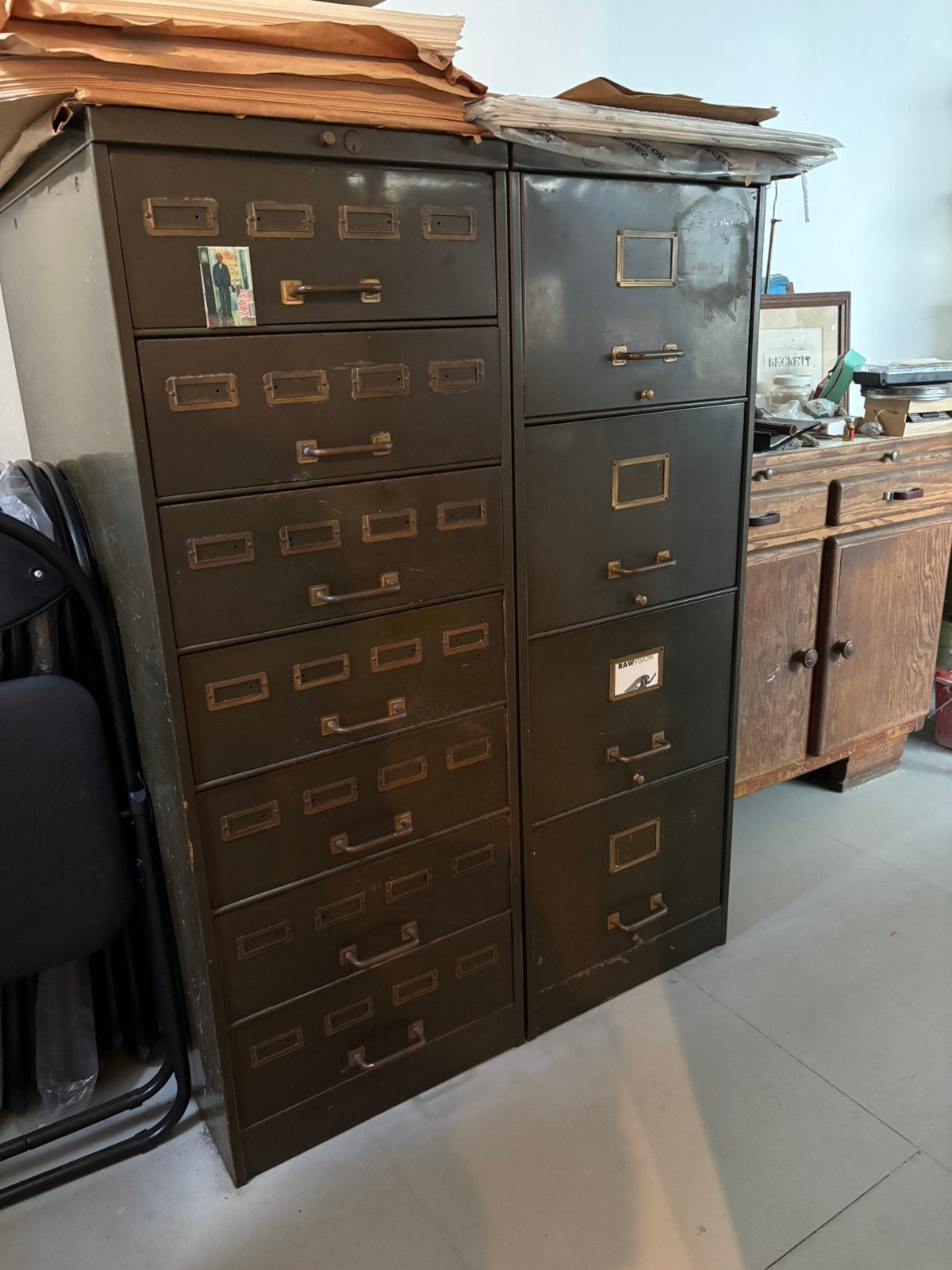 2 vintage metalen bureaukasten, Huis en Inrichting, Kasten | Lockerkasten, Ophalen, Gebruikt, Industrieel