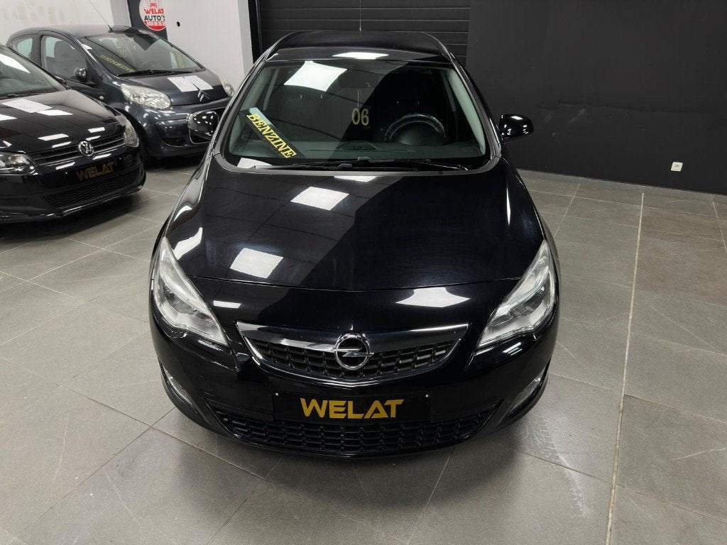 OPEL ASTRA 1.6 LITER BENZINE/2011/TOP STAAT, Auto's, Bluetooth, Euro 5, 1600 cc, Zwart