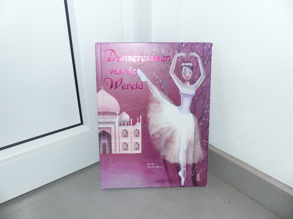 Livre épais des danseurs du monde, Enlèvement ou Envoi, Comme neuf