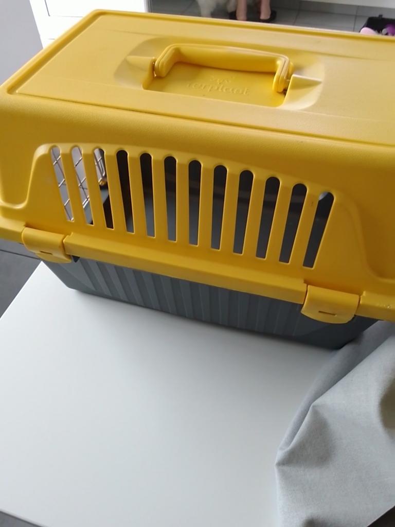 Zeer goede honden bench. H 29 CM Leng 40 cm breed 23,5 cm, Dieren en Toebehoren, Ophalen