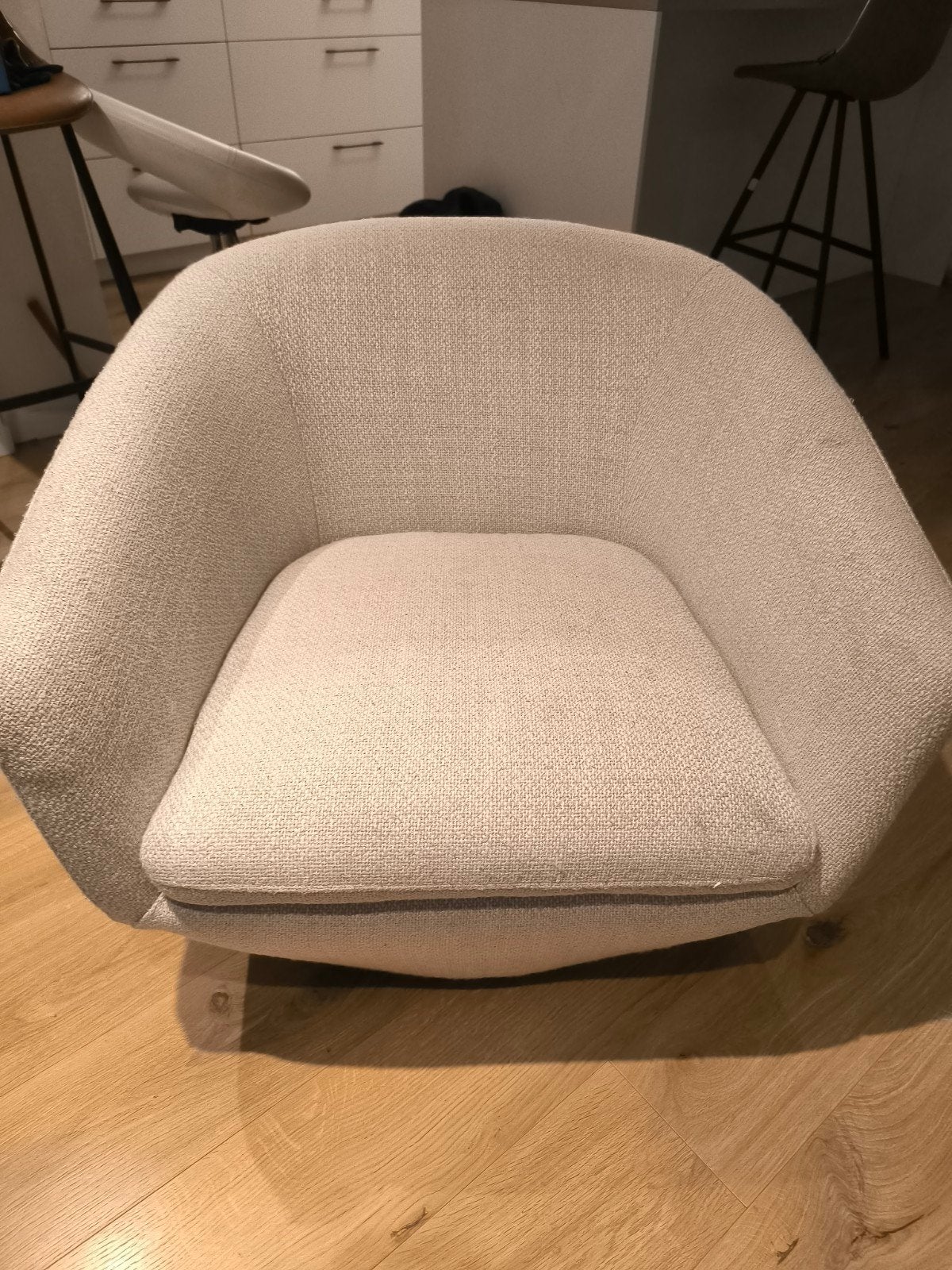 Fauteuil pivotant bouclette blanc FUTURE – Maisons du Monde, Maison & Meubles, Fauteuils, Comme neuf, Tissus, 75 à 100 cm, 75 à 100 cm