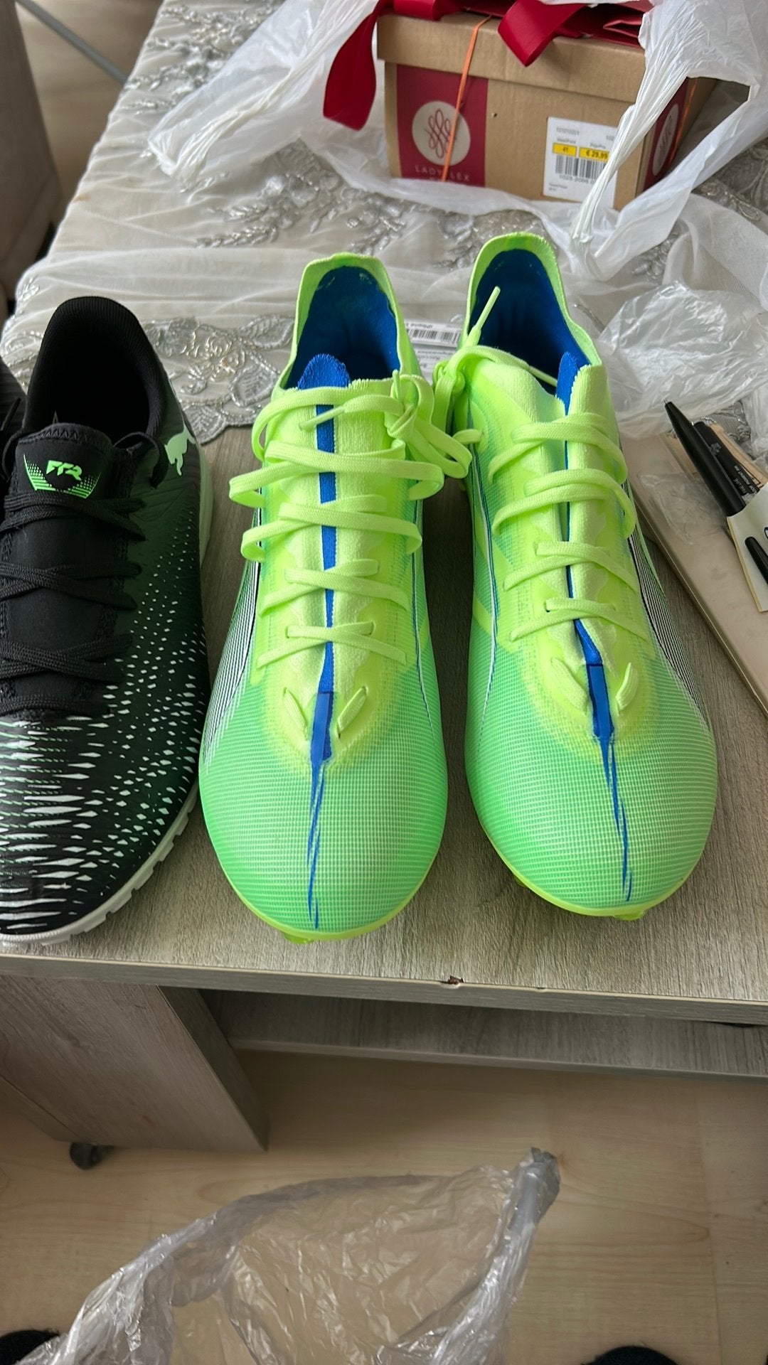 Voetbal schoenen, Ophalen of Verzenden, Nieuw, Schoenen