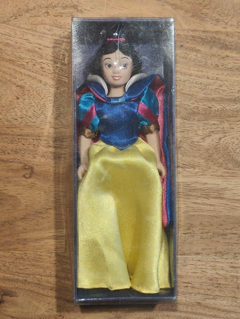 Vintage Disney Sneeuwwitje poppetje, Verzamelen, Poppetjes en Figuurtjes, Ophalen of Verzenden, Zo goed als nieuw