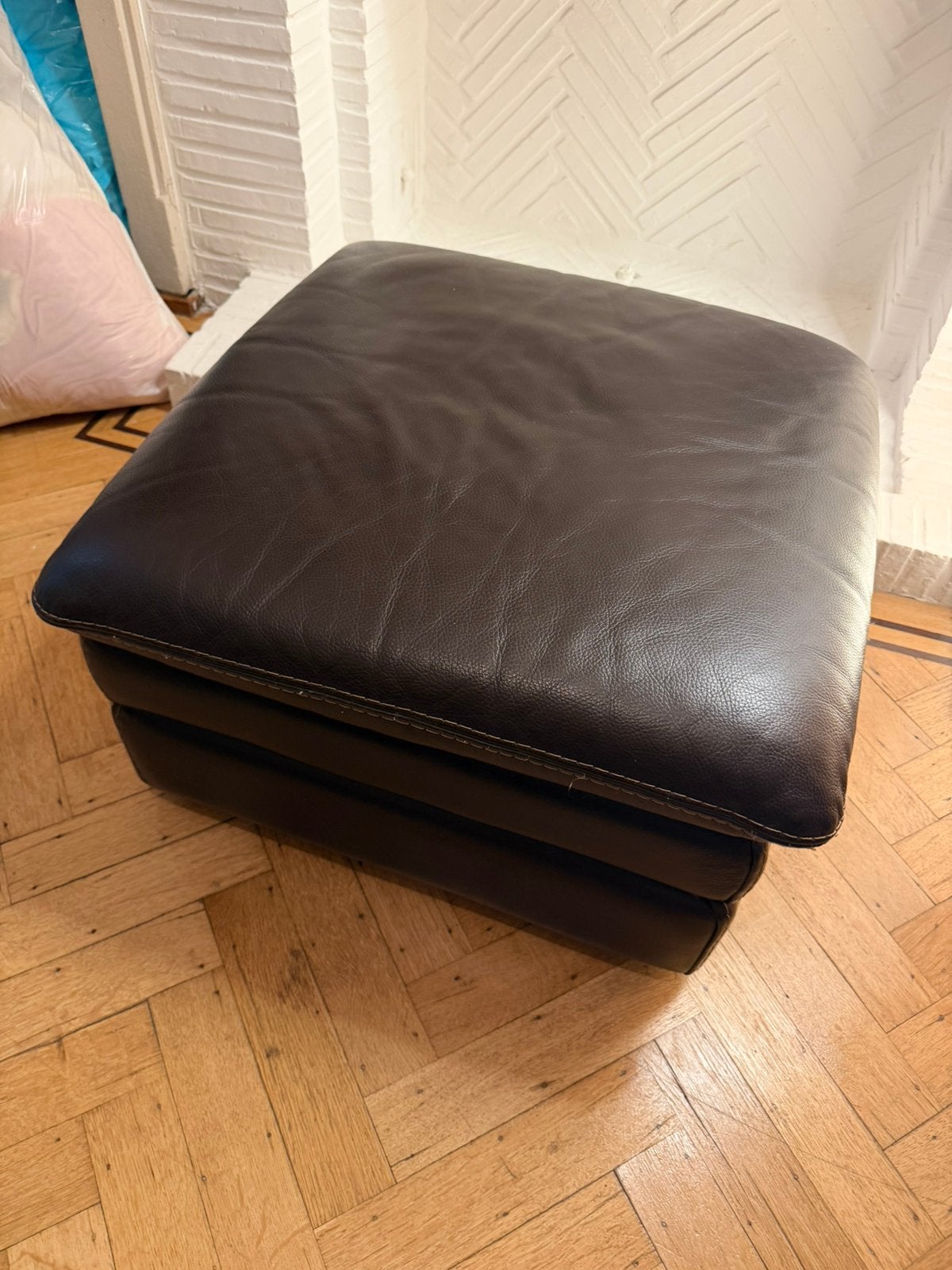 Pouf / repose-pieds Roche Bobois – cuir brun foncé, Enlèvement, 50 à 75 cm, Cuir, 50 à 75 cm