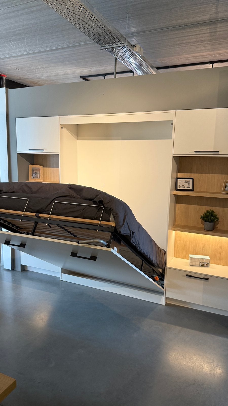 Opklapbed met maatkasten te koop, Ophalen