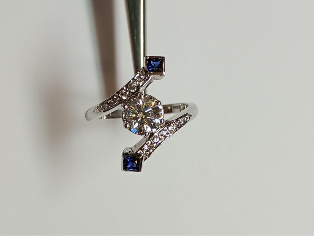 Belle bague avec un diamant naturel en or blanc 18 carats, Bijoux, Sacs & Beauté, Bracelets à breloques, Enlèvement
