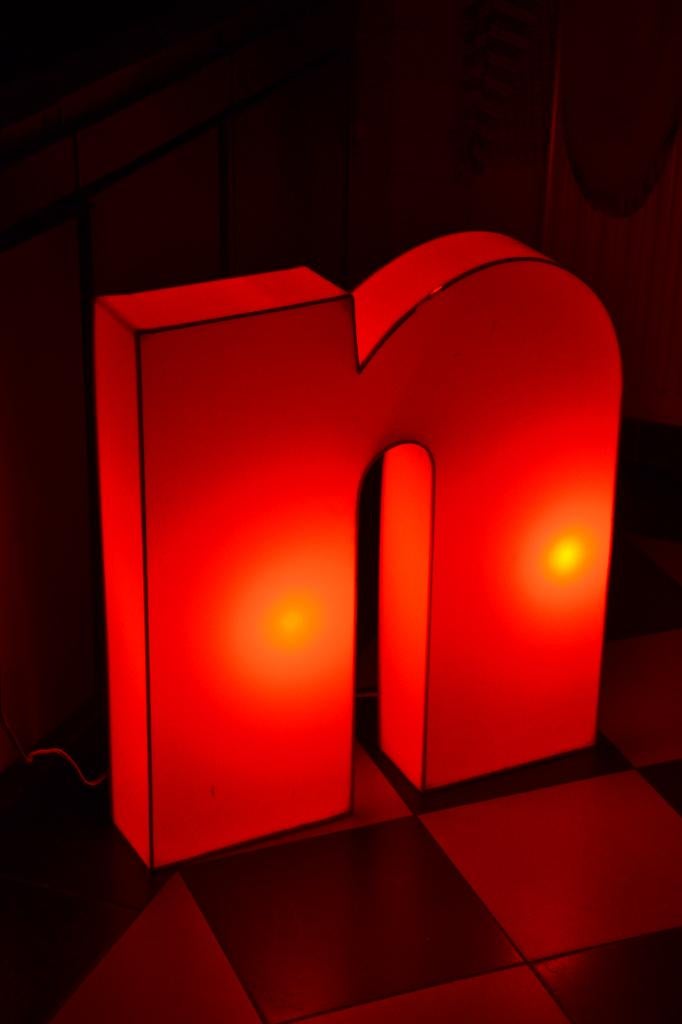 Lettre de signalisation lumineuse, Enlèvement