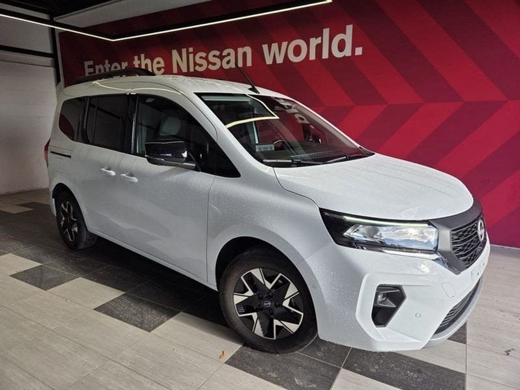 Nissan Townstar L1H1 DIG-T 130 MT Tekna, Auto's, Zwart, Wit, 130 pk, 96 kW