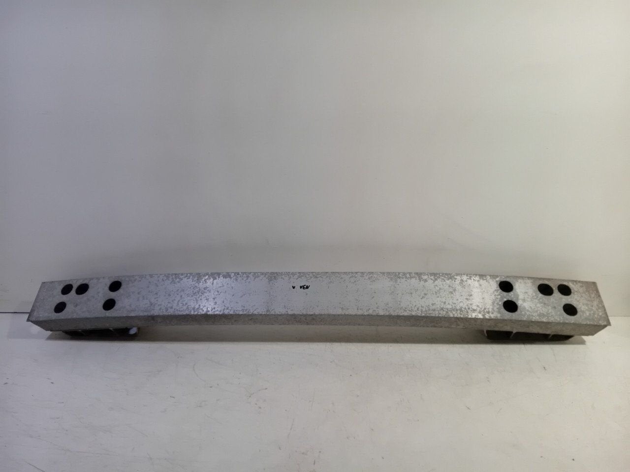 Bumperbalk voor Lexus GS, Onderdelen@venauto.nl, Van der Ven Autorecycling B.V., Ettenseweg 76, 4706 PB Roosendaal, The Netherlands