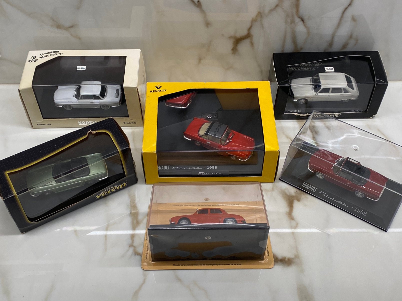 BMW/Citroën/Mercedes-Benz/Renault/… 1:43 auto’s, Hobby en Vrije tijd, Ophalen of Verzenden, Zo goed als nieuw, Auto, MiniChamps
