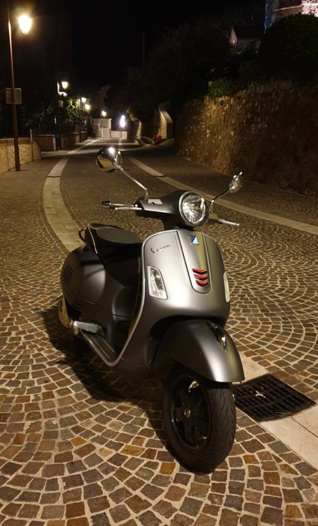 Vespa 300 gts + topcase, Scooter, 300 cc, Particulier, ABS