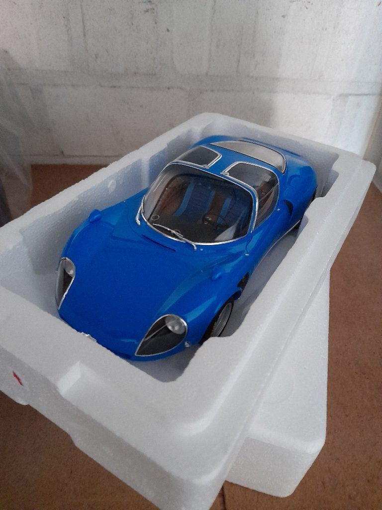 1/18 Laudo Racing Alfa Romeo Tipo 33 Stradale, Ophalen of Verzenden, Zo goed als nieuw, Auto, Overige merken