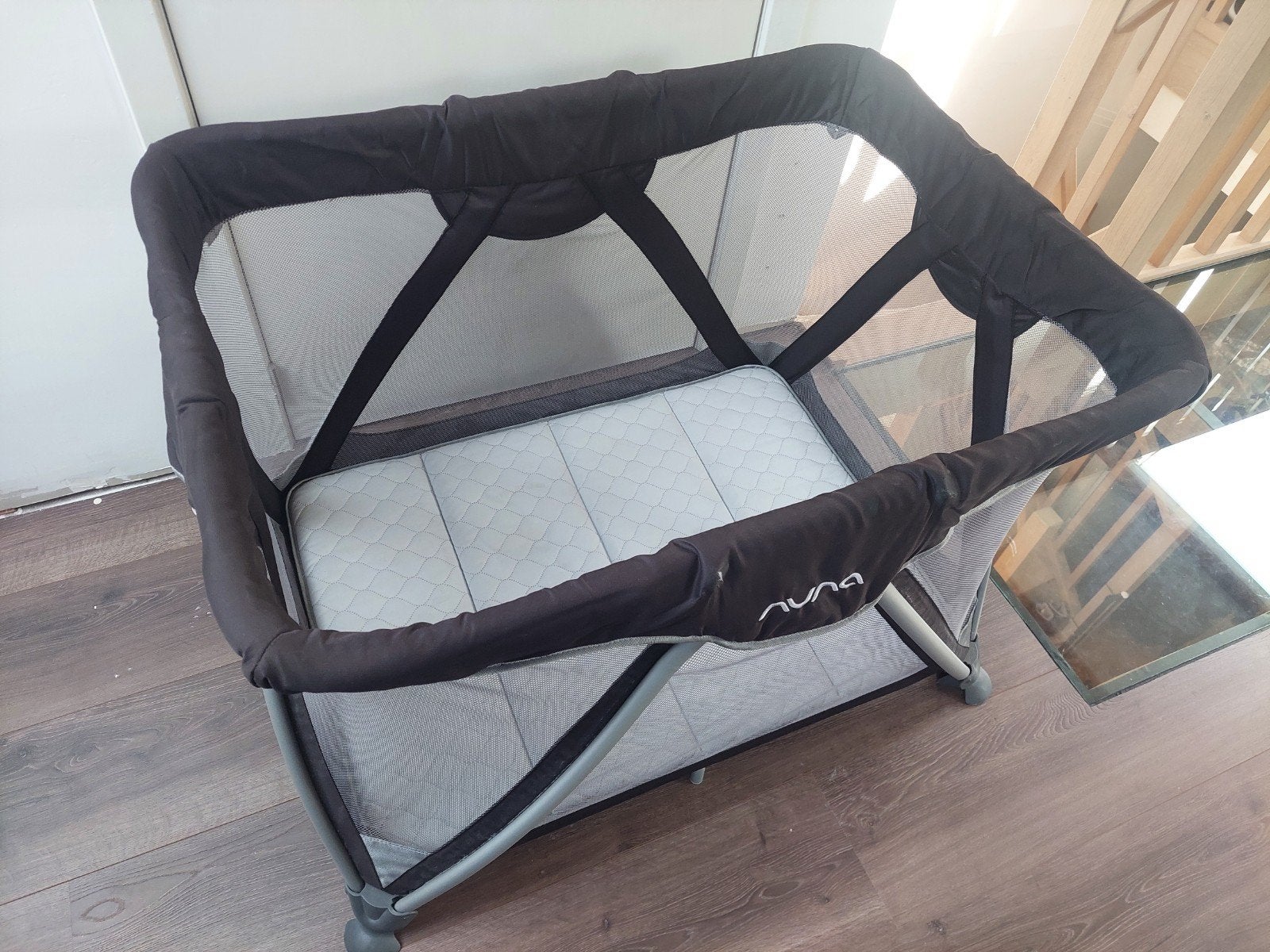 Nuna Sena Aire reisbed, Ophalen, Matras