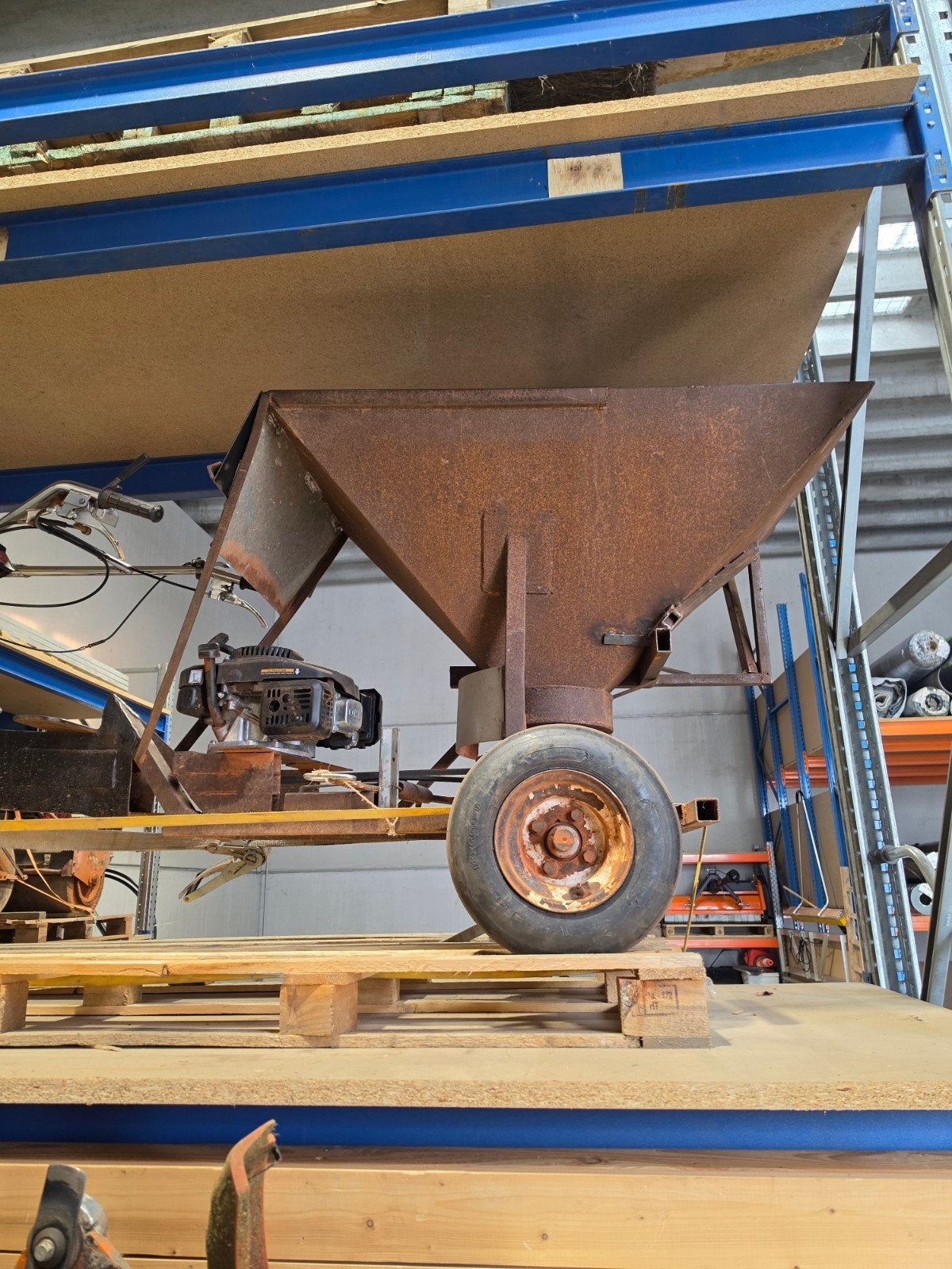 motoculteur + strooiwagen met vernieuwde motor, Gebruikt, Tot 2500, Tot 80 Pk, Ophalen