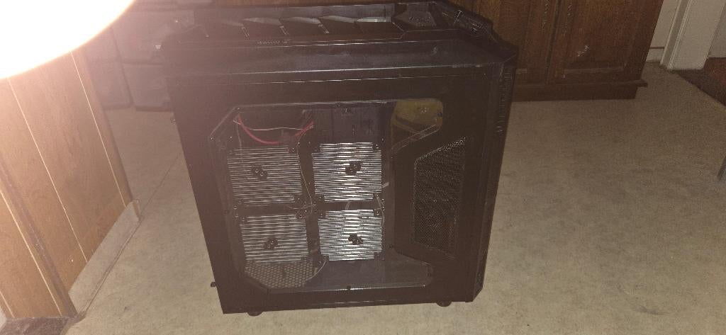 Aerocool XPredator Black Edition, Informatique & Logiciels, Boîtiers d'ordinateurs, Enlèvement, Utilisé