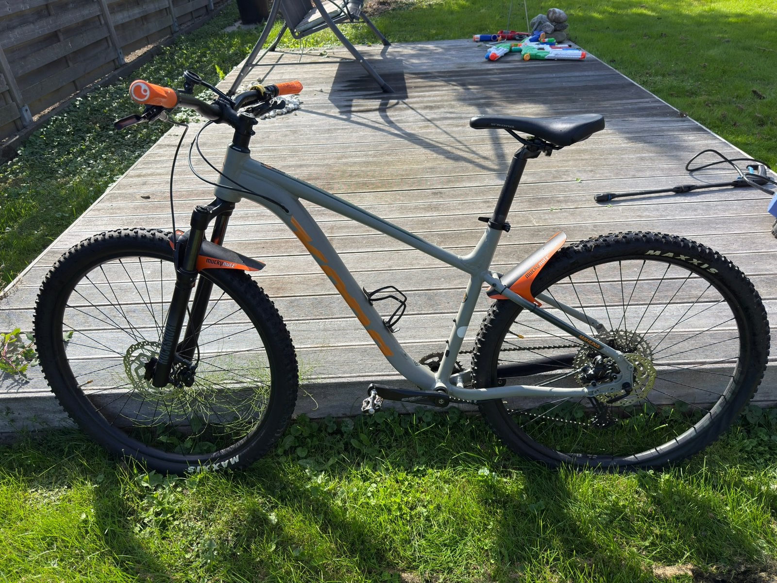 Kona Mahuna Mountainbike, Ophalen, Gebruikt