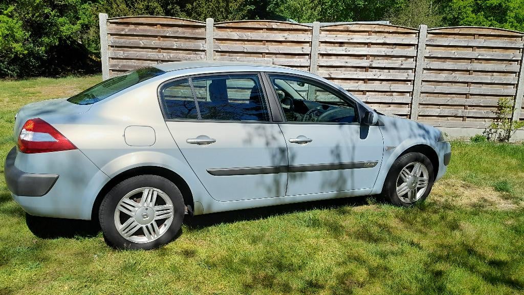 Renault Megane 2004, Auto's, Voorwielaandrijving, Beige, 164 g/km, Leder en Stof