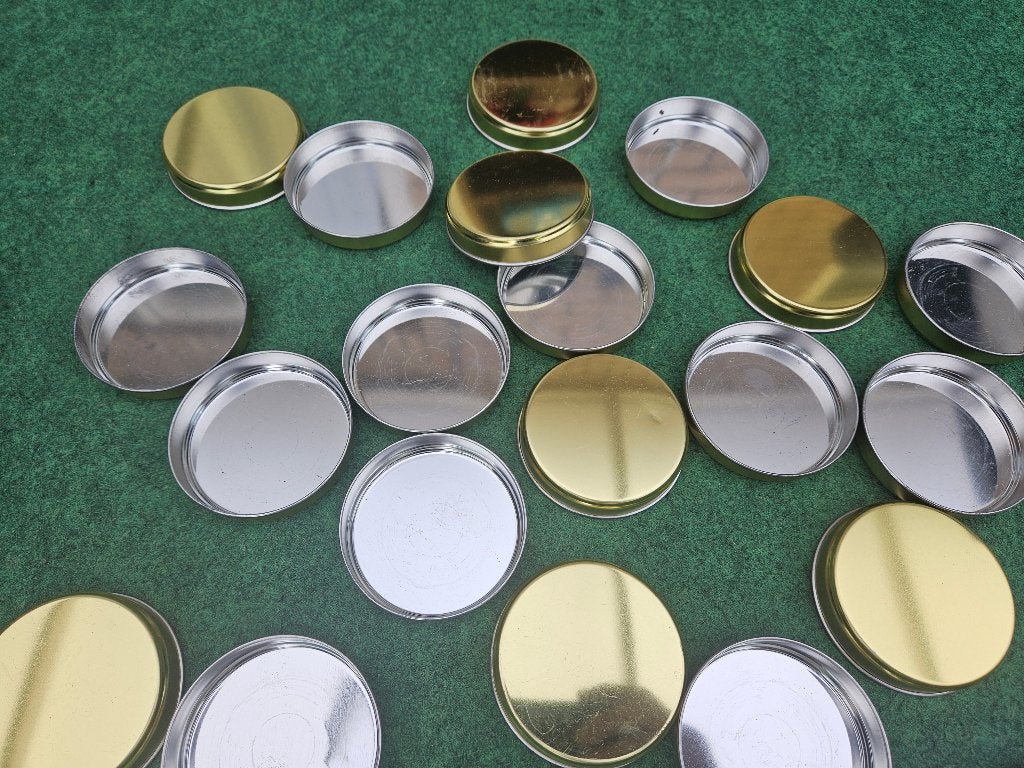 Circa 1.000 stuks - Goudkleurige blikken dekseltjes - Ø 75mm, Collections, Boîte en métal, Enlèvement ou Envoi, Comme neuf, Autre