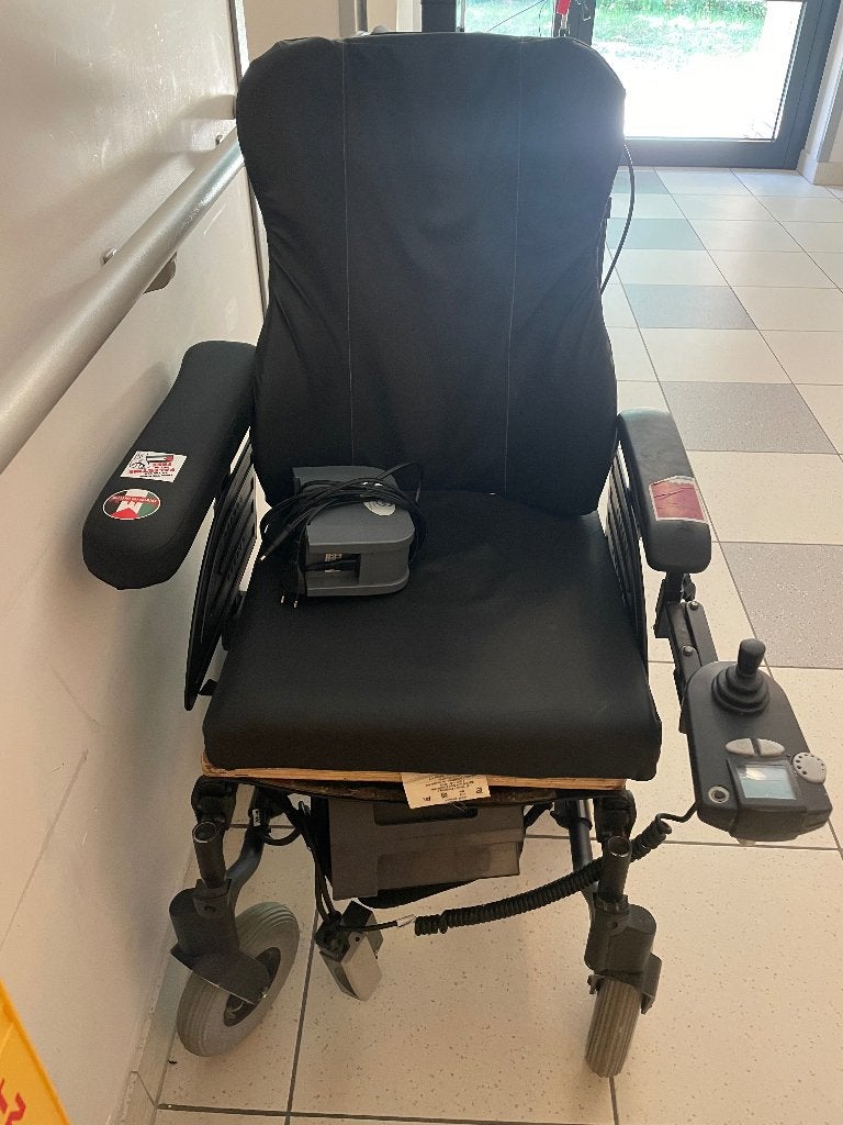 Elektrische rolstoel esprit invacare, Divers, Chaises roulantes, Enlèvement, Pliant, Utilisé, Fauteuil roulant électrique