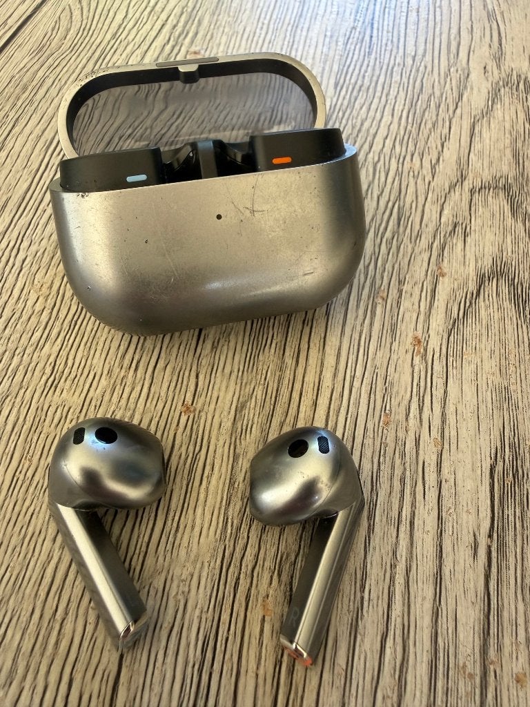 Galaxy Buds 3 - price negotiable, Telecommunicatie, Mobiele telefoons | Oordopjes, Gebruikt, Waterbestendig, Ophalen of Verzenden