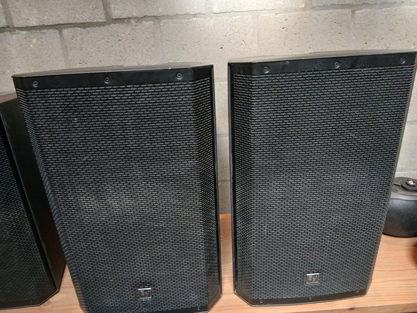 2x Electro Voice  15P actieve speakers, Enlèvement