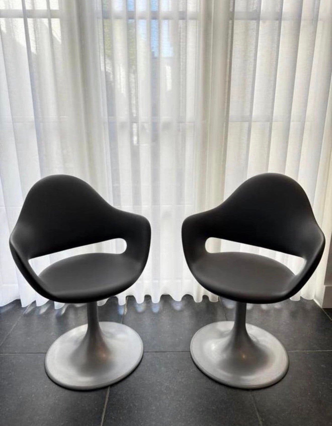 IMS Italy tulip-stijl stoelen, Ophalen, Zo goed als nieuw