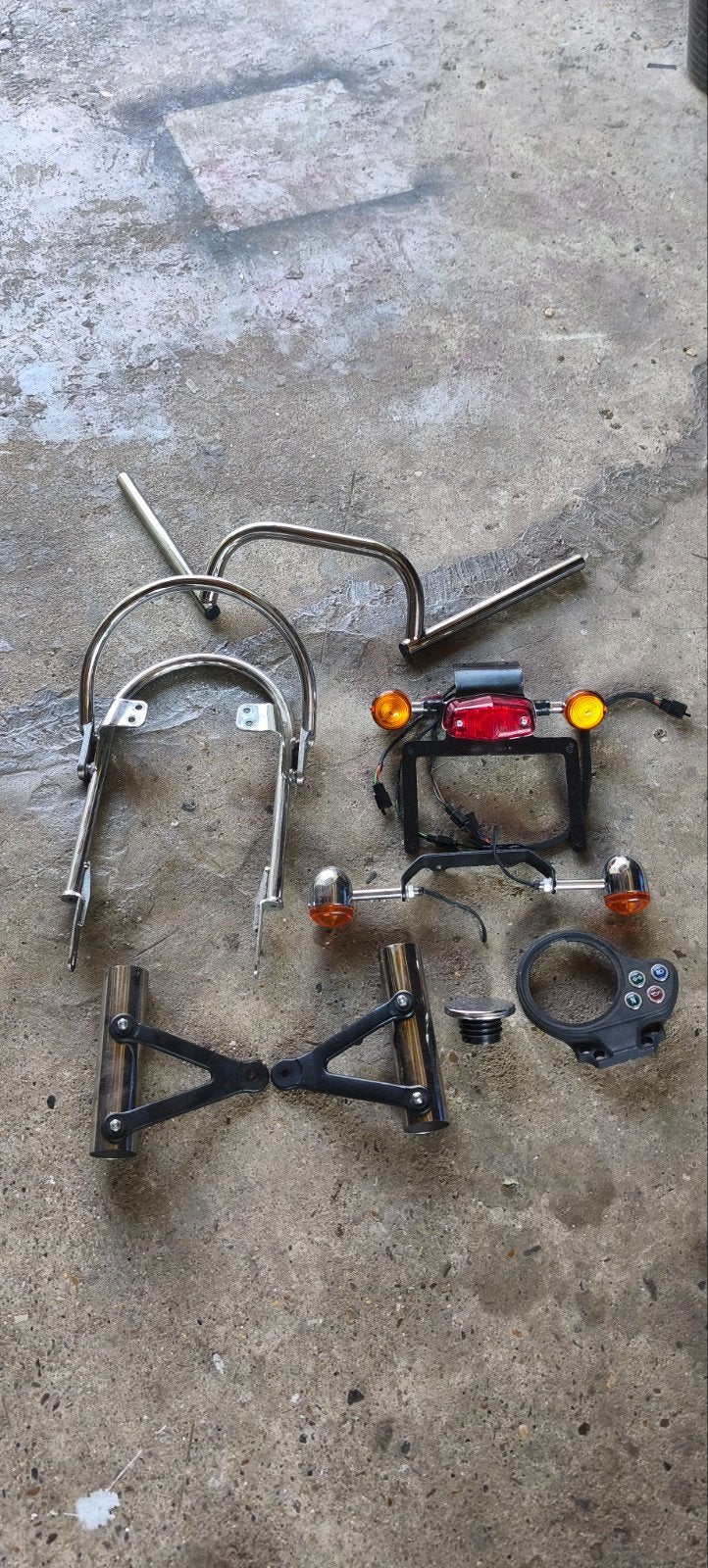 Enkele caferacer onderdelen bonneville, Ophalen