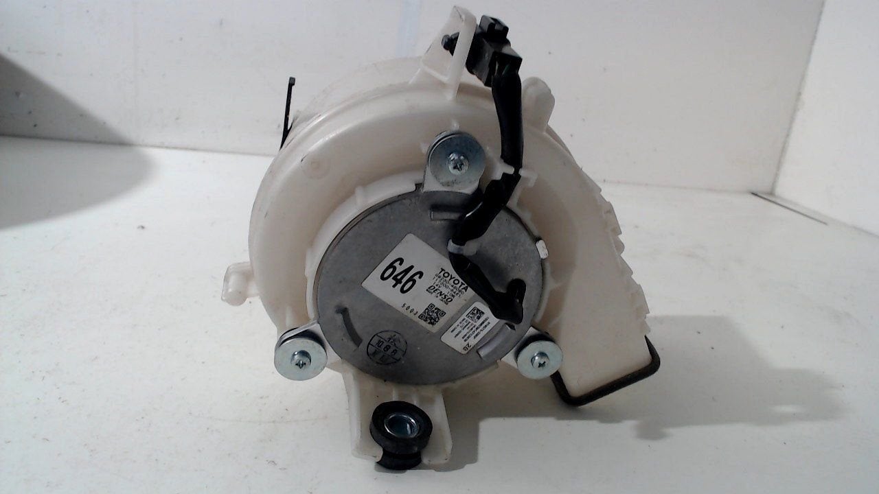 Koelventilatormotor Lexus NX, Auto-onderdelen, Onderdelen@venauto.nl, Van der Ven Autorecycling B.V., Gebruikt, Ettenseweg 76, 4706 PB Roosendaal, The Netherlands