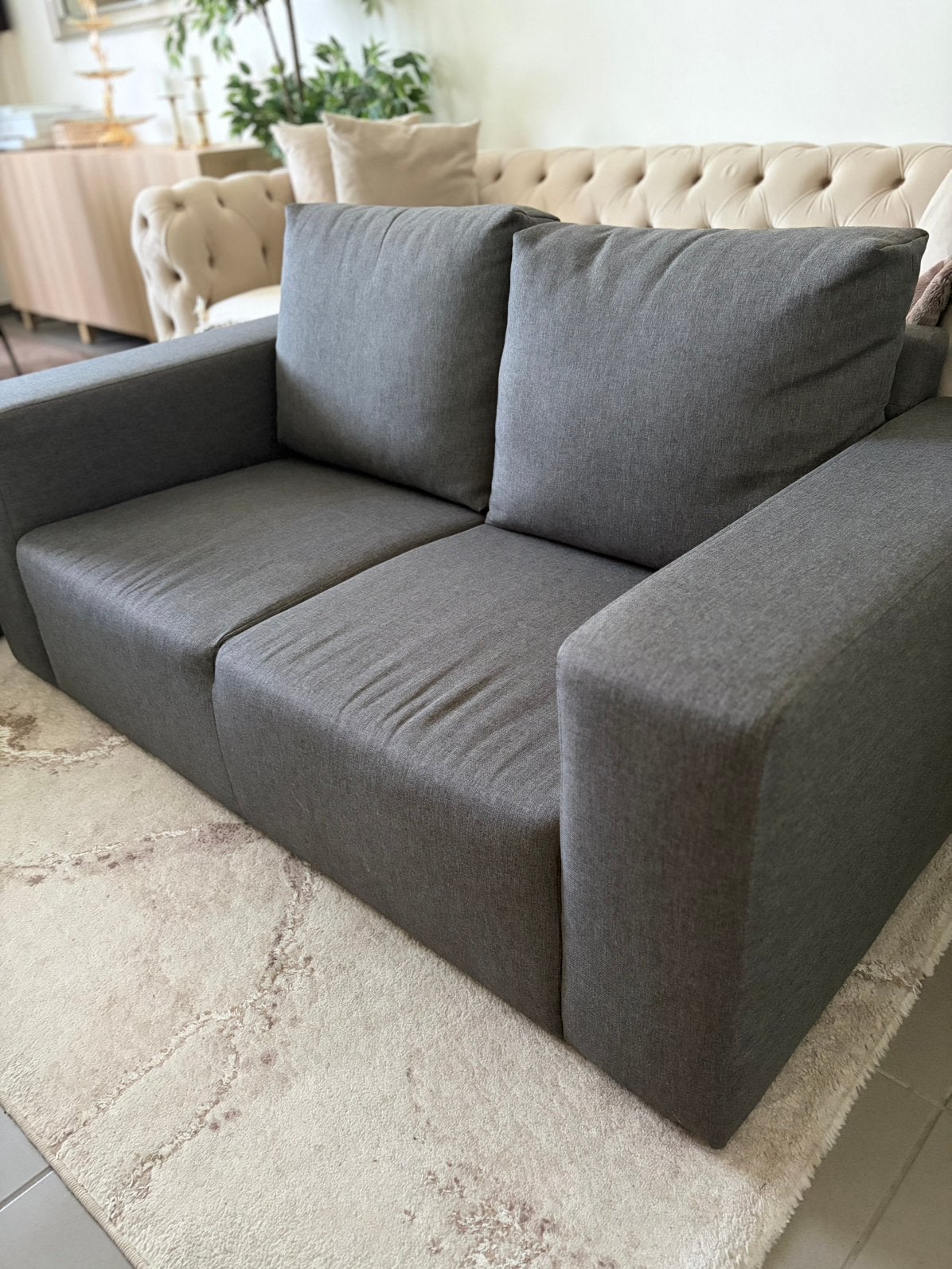 2 fauteuils gris en très bon état, avec pieds en métal., Enlèvement ou Envoi, Utilisé, Bois