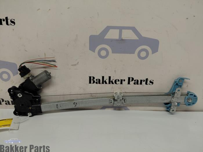Mécanique vitre 4portes avant gauche d'un Suzuki Swift, -, -, 3 mois de garantie, Utilisé