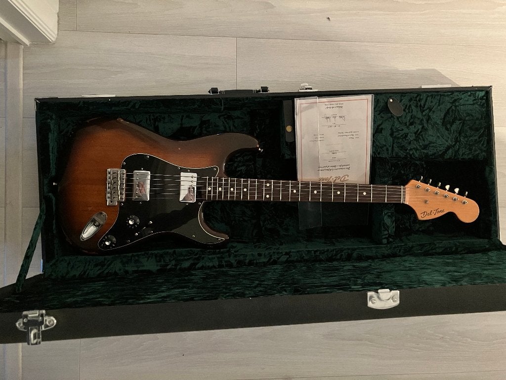 Del-Tone 60s Strat, Musique & Instruments, Enlèvement ou Envoi, Comme neuf, Solid body, Autres marques