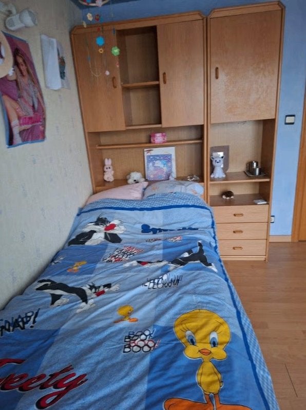 Volwaardige slaapkamer: eenpersoonsbed, kantoor, kledingkast, Huis en Inrichting, Slaapkamer | Bedden, Ophalen, Gebruikt, 90 cm