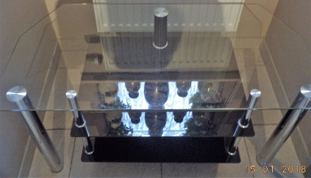 Meuble TV en verre noir sur pied fixe, Enlèvement, Utilisé, Verre