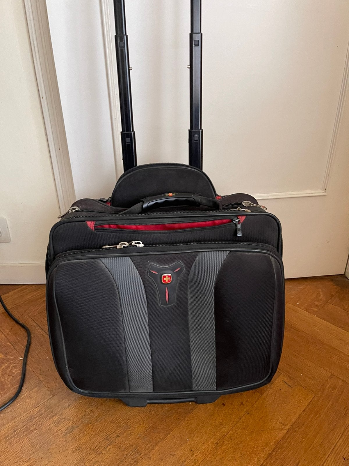 Laptop en overnight travel trolley, Computers en Software, Verzenden, Gebruikt