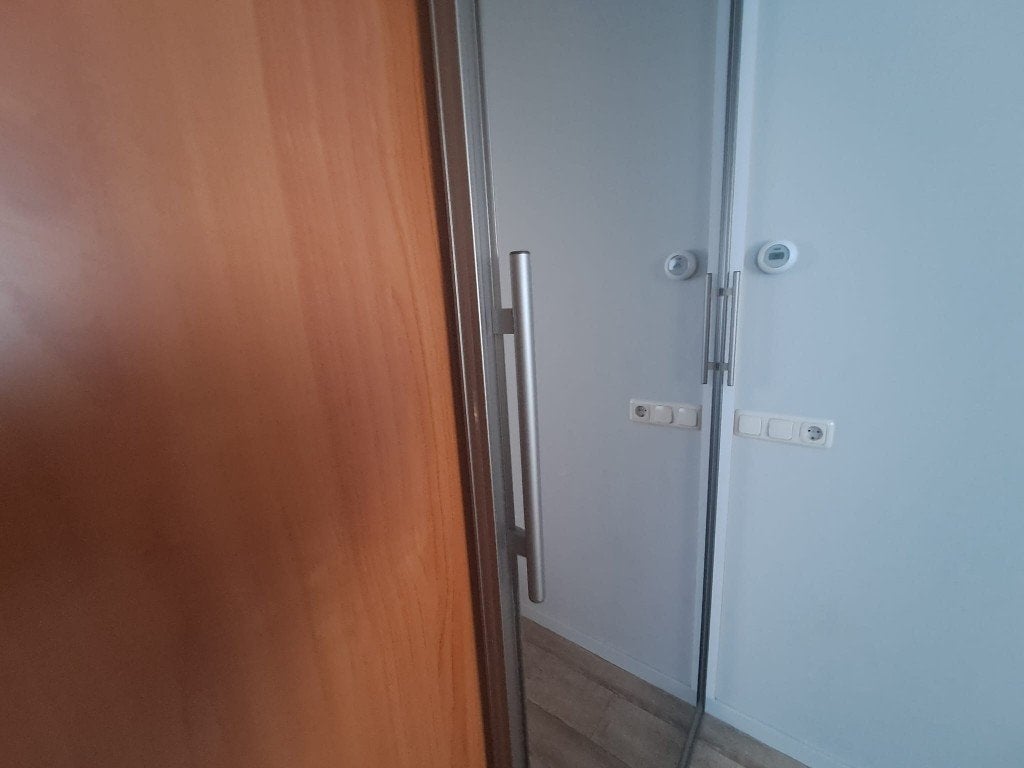 Kastschuifwand met spiegel te koop., Ophalen, Zo goed als nieuw
