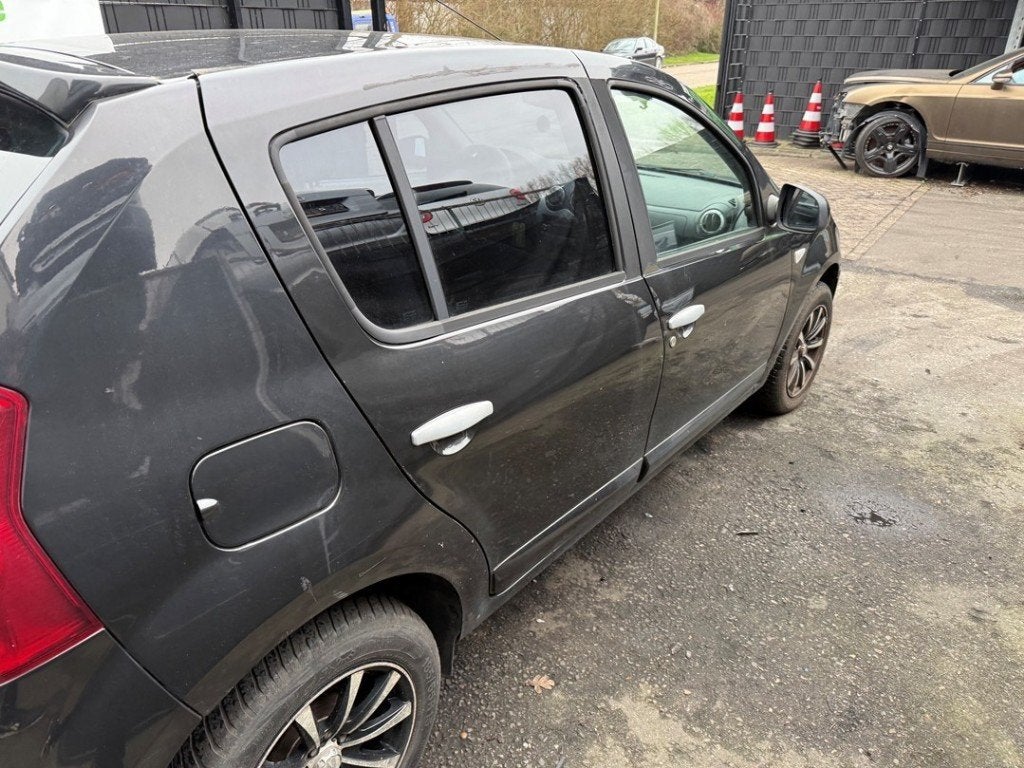 PORTE DROITE ARRIÈRE Dacia Sandero I (BS) (|821006948R|), Dacia, Renault Deutschland AG, Utilisé, Peter-Huppertz-Straße 5
51063  Köln, DE