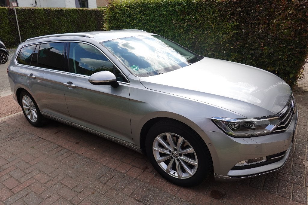 VW Passat Variant Business Highline, Autos, Volkswagen, Cuir, Argent ou Gris, Achat, Entretenue par le concessionnaire
